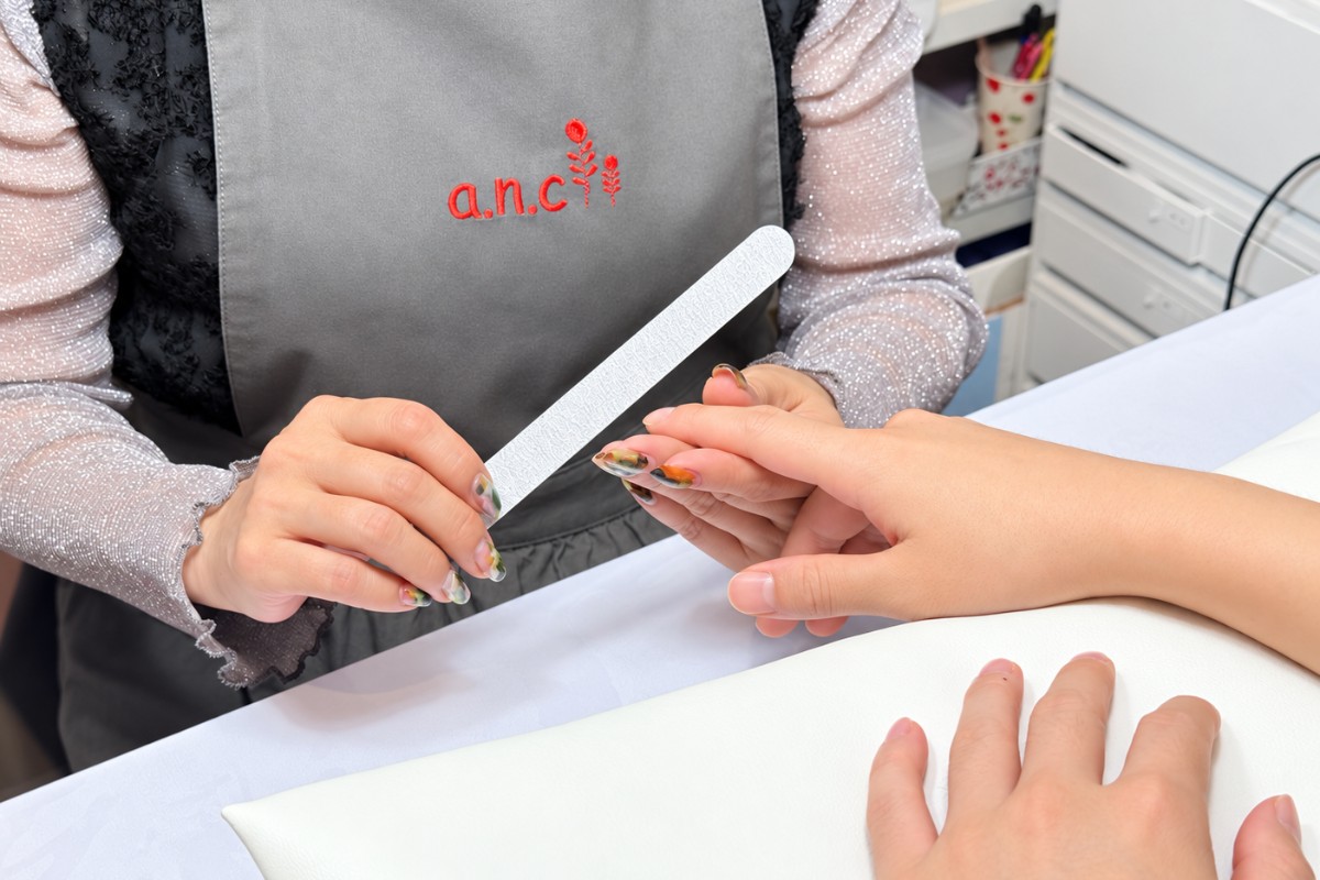 nail salon a.n.c マシン不使用。手作業で丁寧に施術